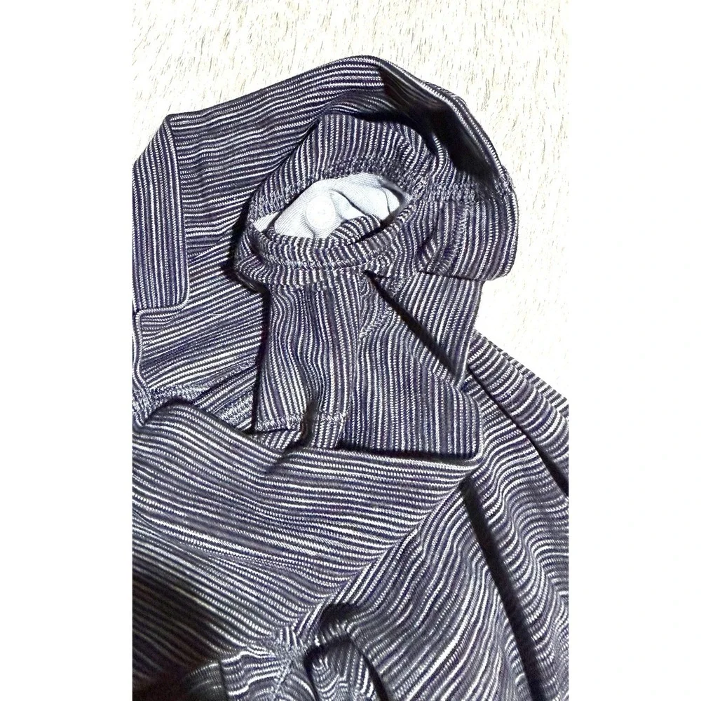 Lululemon Wunder Under High Rise Tight Women's Gray Striped Leggings Size 2‎